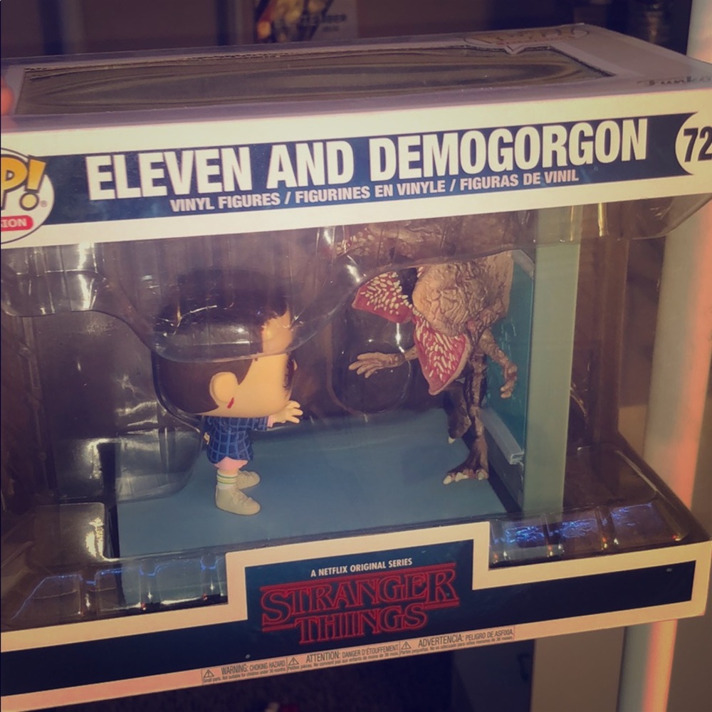 eleven and demogorgon vinyl figure (funko pop)